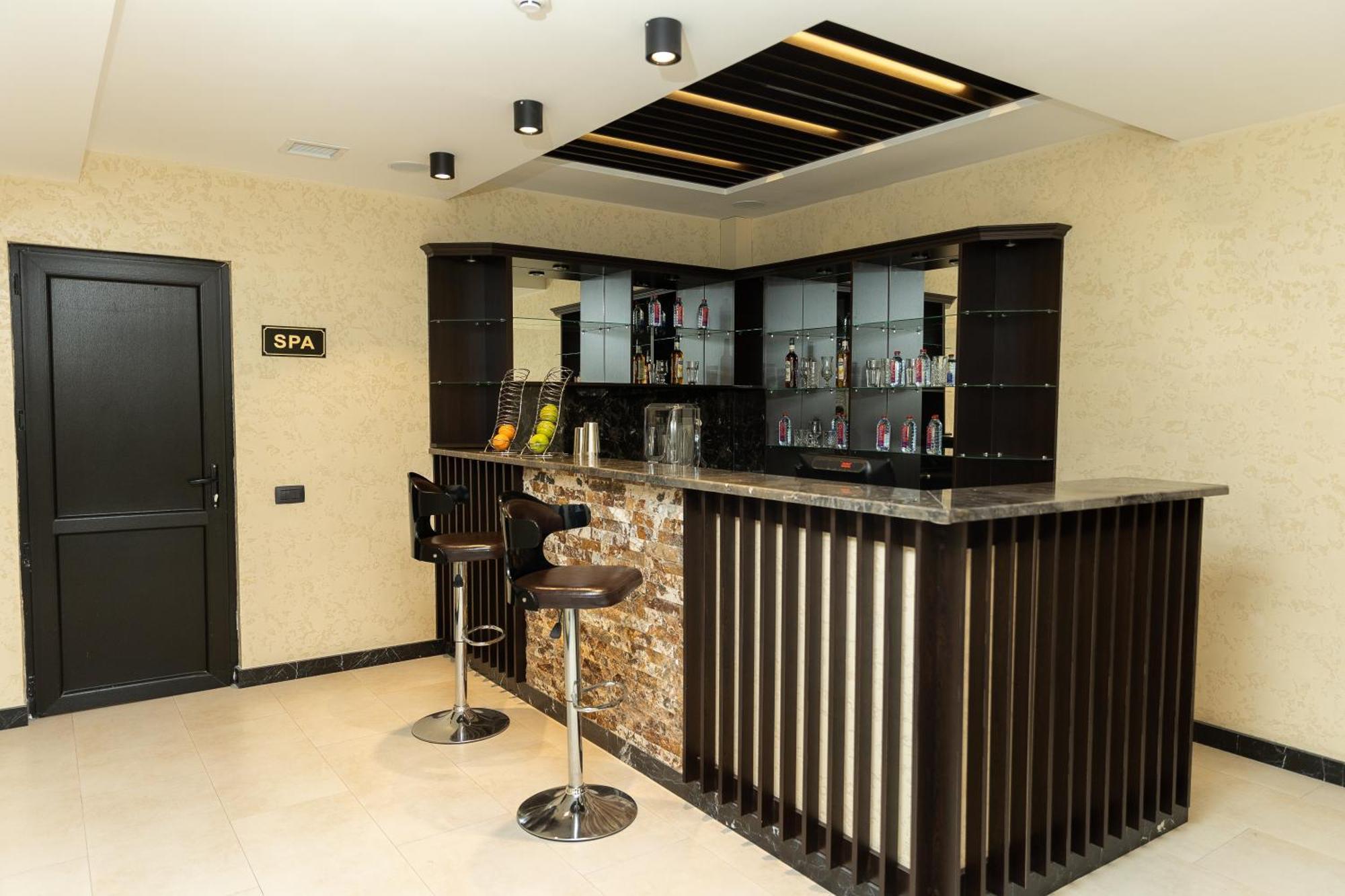 Leon Hotel Spa ギャンジャ エクステリア 写真